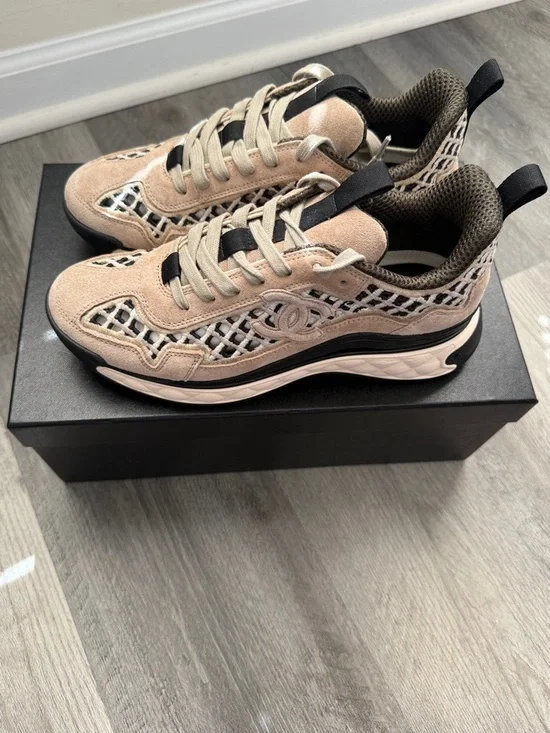 CHANEL SNEAKERS! - Picture 3 of 6